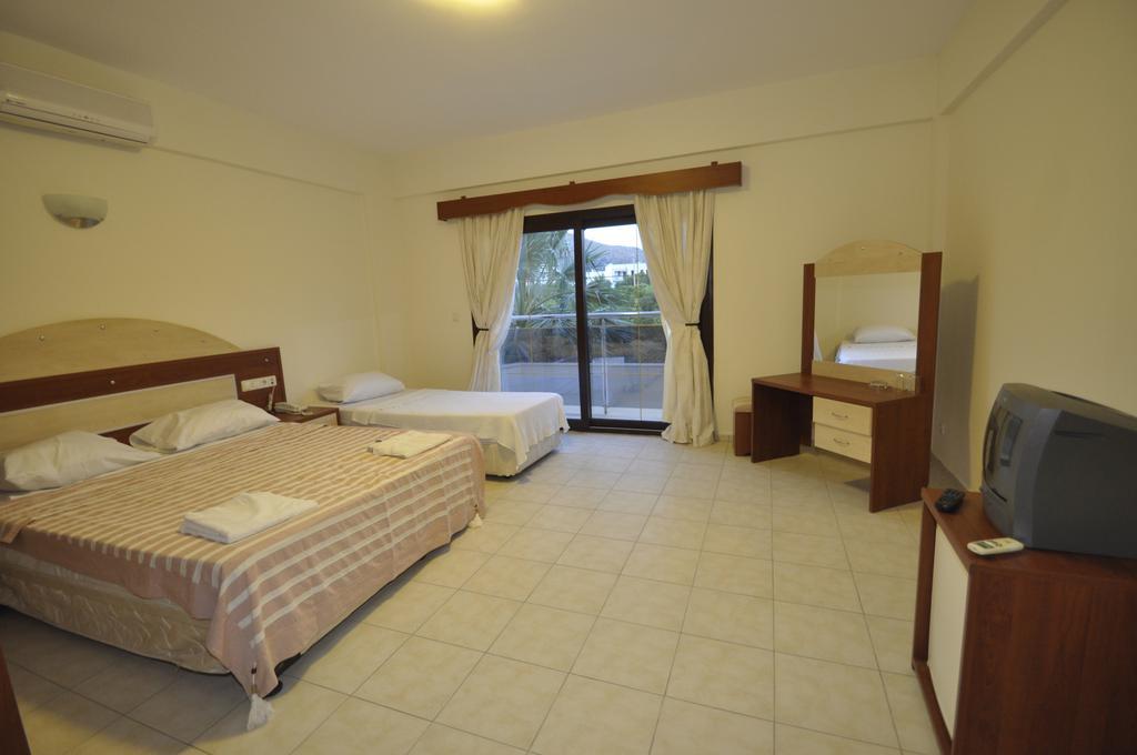 Ado Beach Hotel Turgutreis Quarto foto