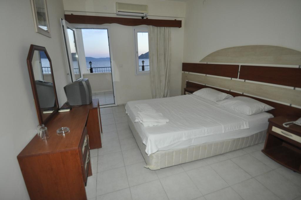 Ado Beach Hotel Turgutreis Quarto foto
