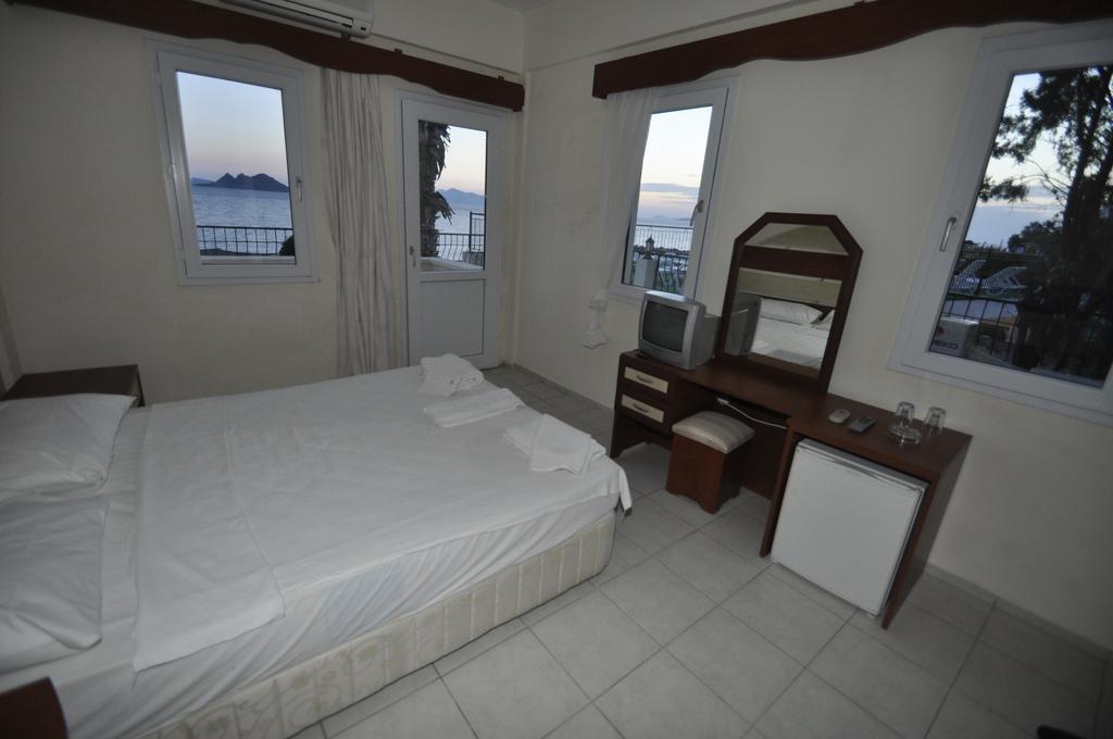 Ado Beach Hotel Turgutreis Quarto foto